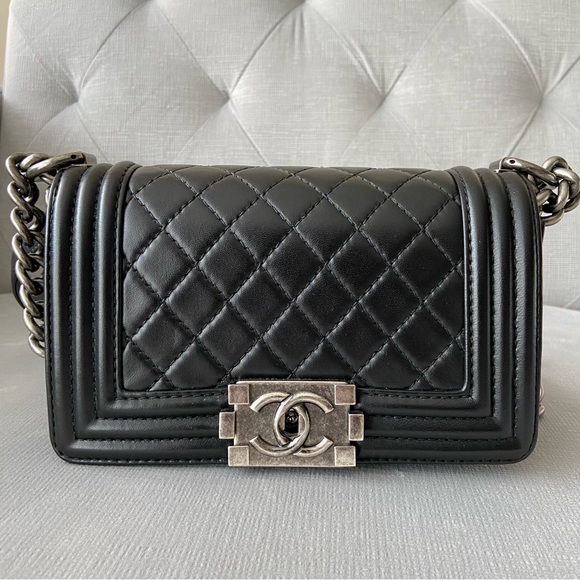 Chanel Small Quilted Boy Bag in Black Calfskin Leather [Authentic] - Picture 2 of 12